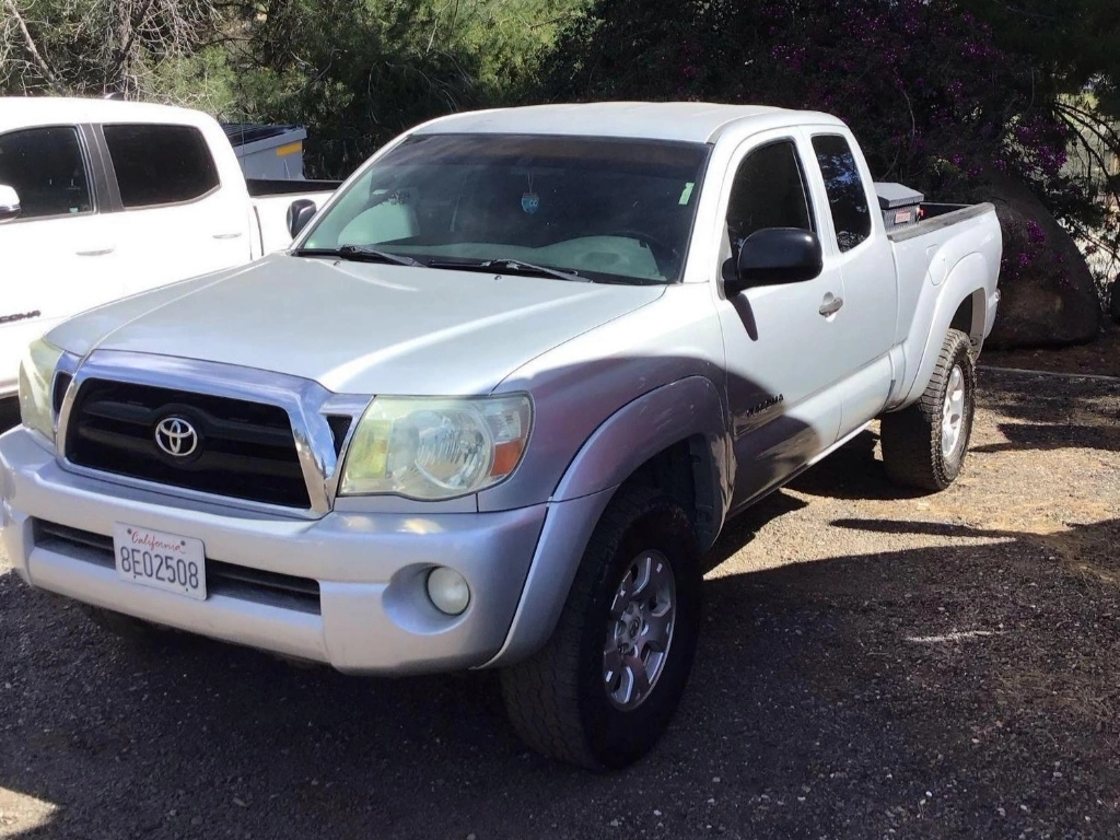 2006 Toyota Tacoma Pickup Truck