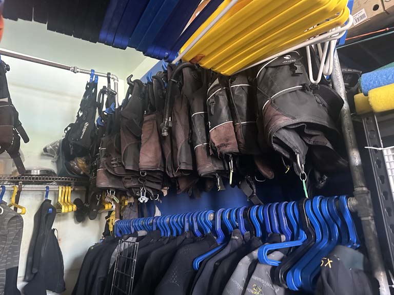 scuba diving gear auction