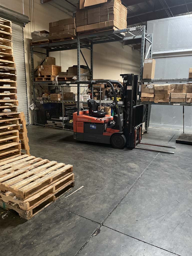 brewery labeler and accumulation table auction