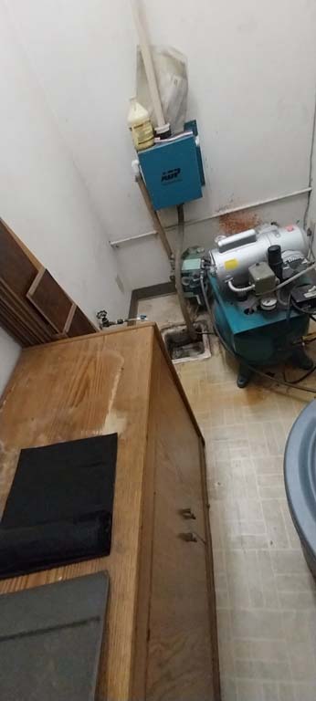 Dental air compressor for sale at auction
