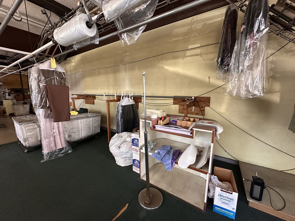 Dry cleaning spotting board industrial machine